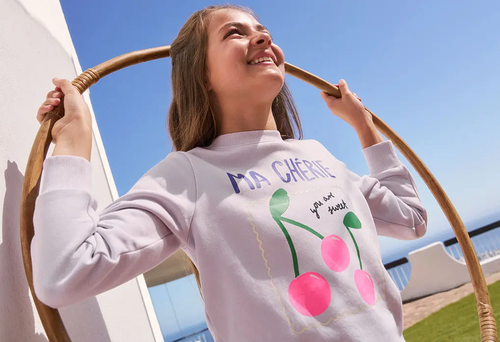 Bunte Mädchenbekleidung 