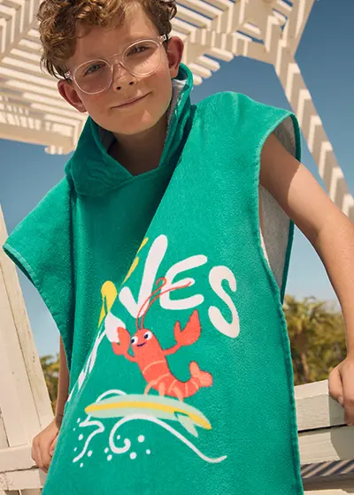 Badeponchos in bunten Farben für Kinder
