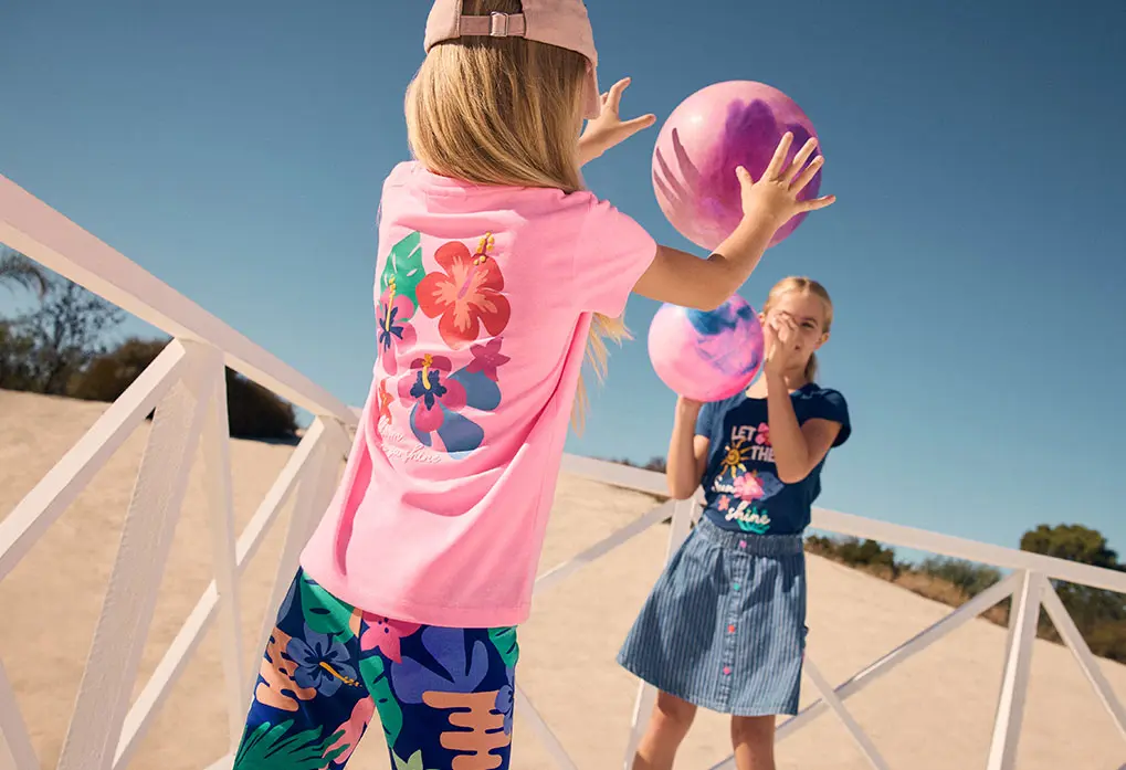 Bunte Mode für Kinder