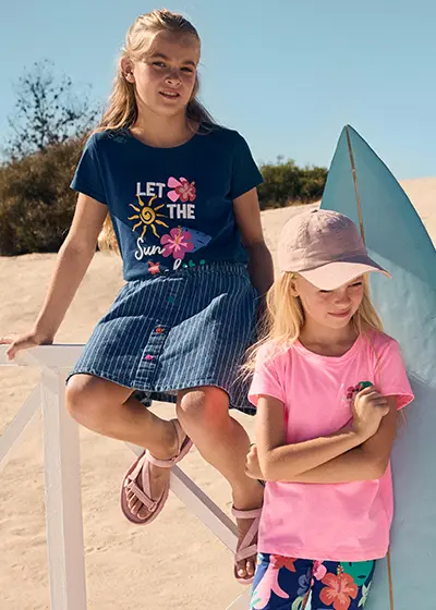 Bunte Mode für Mädchen
